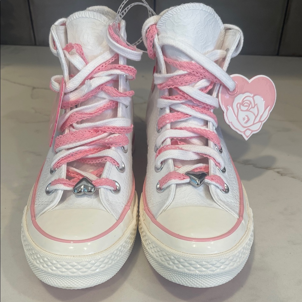 NWT Converse Woman’s Chuck Taylor 70 Roses Heart 💕Valentine ❤️ High-Tops Size 6